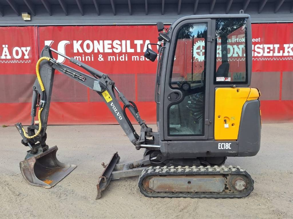Volvo EC18C KALLISTAJALLA *EI ALVIA* - Mini-ekskavators: foto 1 Volvo EC18C KALLISTAJALLA *EI ALVIA* - Mini-ekskavators: foto 1