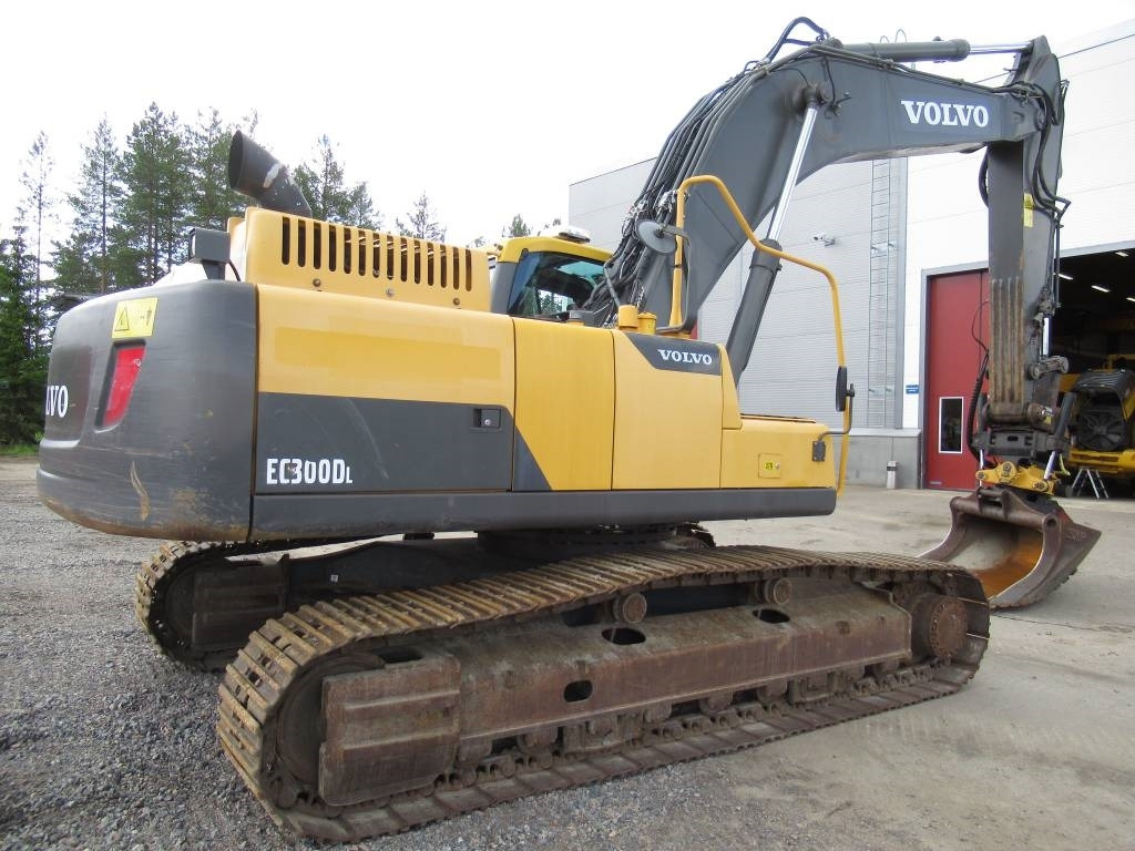 Volvo EC300DL PYÖRITTÄJÄLLÄ - Kāpurķēžu ekskavators: foto 5 Volvo EC300DL PYÖRITTÄJÄLLÄ - Kāpurķēžu ekskavators: foto 5