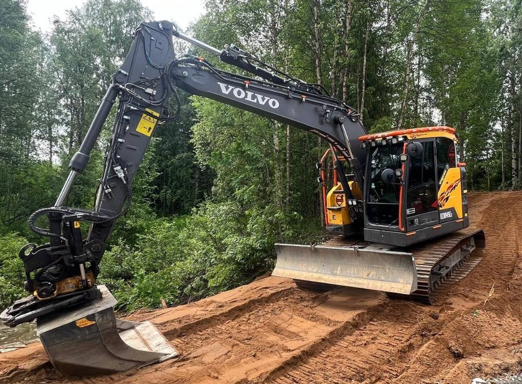 Volvo ECR145EL HUIPPUHIENO, TULOSSA KMÄKI - Kāpurķēžu ekskavators: foto 1 Volvo ECR145EL HUIPPUHIENO, TULOSSA KMÄKI - Kāpurķēžu ekskavators: foto 1