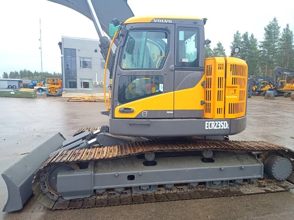Volvo ECR235DL PYÖRITTÄJÄLLÄ - Kāpurķēžu ekskavators: foto 2 Volvo ECR235DL PYÖRITTÄJÄLLÄ - Kāpurķēžu ekskavators: foto 2