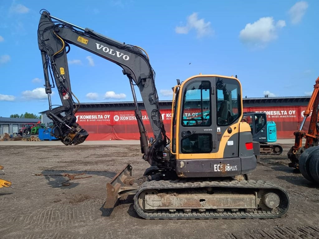Volvo ECR88 PLUS PYÖRITTÄJÄLLÄ - Mini-ekskavators: foto 1 Volvo ECR88 PLUS PYÖRITTÄJÄLLÄ - Mini-ekskavators: foto 1