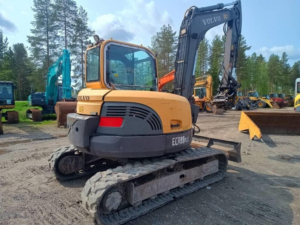 Volvo ECR88 PLUS PYÖRITTÄJÄLLÄ - Mini-ekskavators: foto 3 Volvo ECR88 PLUS PYÖRITTÄJÄLLÄ - Mini-ekskavators: foto 3