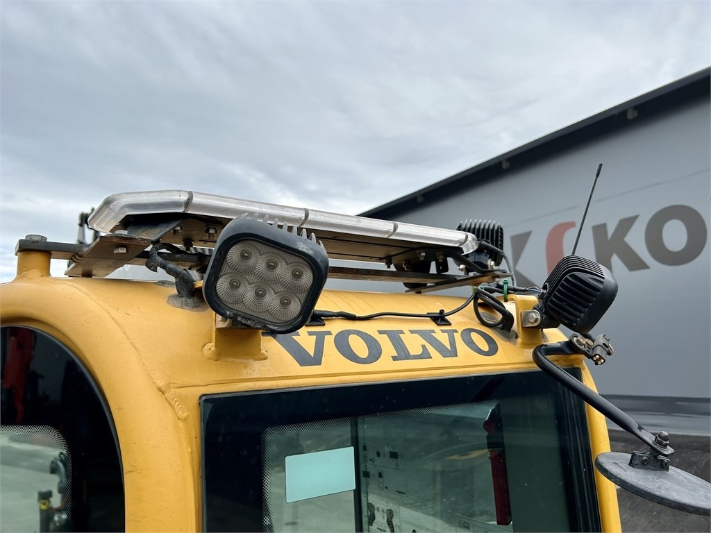 Volvo ECR88D + TYÖLAITTEET  līzingu Volvo ECR88D + TYÖLAITTEET: foto 10