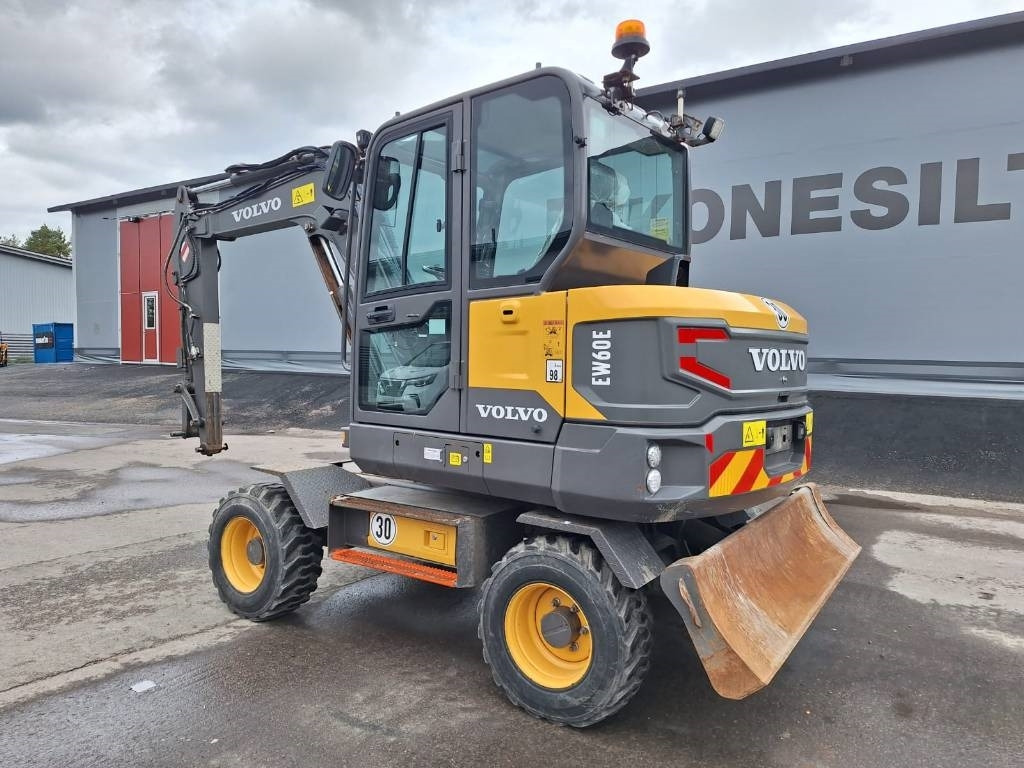 Volvo EW60E VÄHÄN AJETTU - Riteņu ekskavators: foto 2 Volvo EW60E VÄHÄN AJETTU - Riteņu ekskavators: foto 2