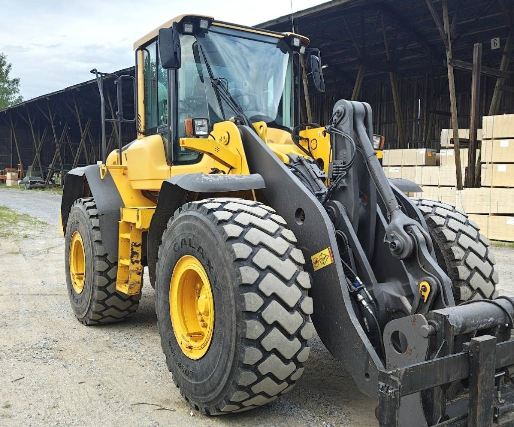 Volvo L120F RASVARI YM. - Riteņu iekrāvējs: foto 3 Volvo L120F RASVARI YM. - Riteņu iekrāvējs: foto 3