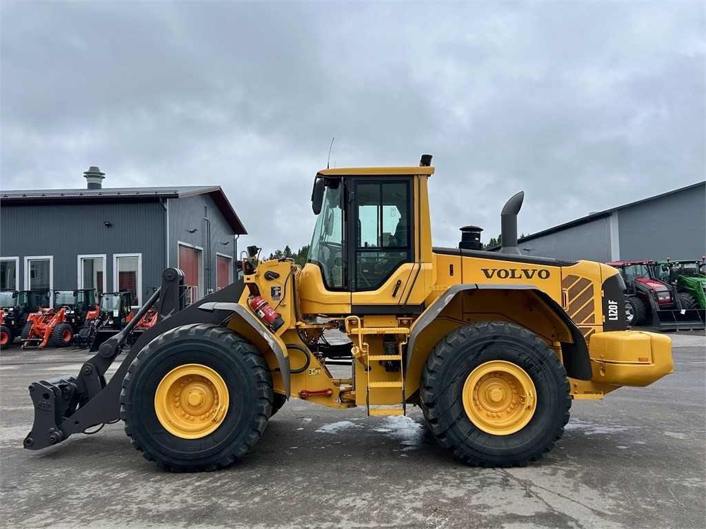Volvo L120F VIPUOHJAUS - Riteņu iekrāvējs: foto 1 Volvo L120F VIPUOHJAUS - Riteņu iekrāvējs: foto 1