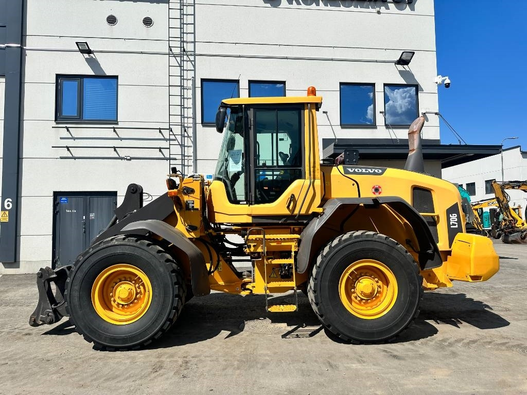 Volvo L70G vipuohjaus, 3' ja 4' hydr - Riteņu iekrāvējs: foto 1 Volvo L70G vipuohjaus, 3' ja 4' hydr - Riteņu iekrāvējs: foto 1