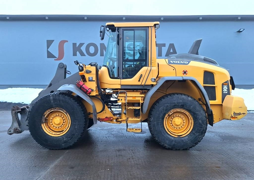 Volvo L90H VIPUOHJAUS YM. - Riteņu iekrāvējs: foto 1 Volvo L90H VIPUOHJAUS YM. - Riteņu iekrāvējs: foto 1