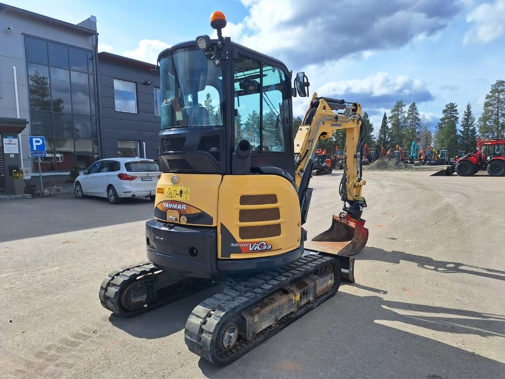 Yanmar ViO33-U PYÖRITTÄJÄLLÄ - Mini-ekskavators: foto 3 Yanmar ViO33-U PYÖRITTÄJÄLLÄ - Mini-ekskavators: foto 3