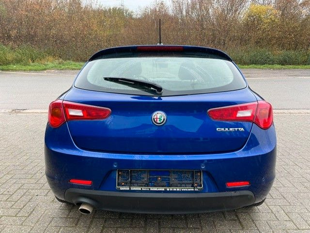 Alfa Romeo Giulietta Basis. Klima. Navi. Tempomat. - Universālis: foto 4 Alfa Romeo Giulietta Basis. Klima. Navi. Tempomat. - Universālis: foto 4
