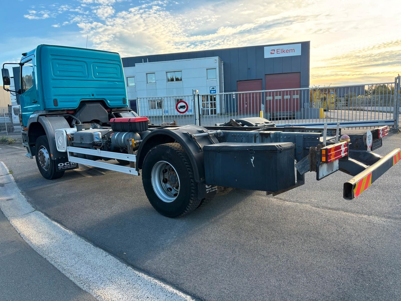 Mercedes-Benz Atego 1823. 6 Zylinder. - Šasija kravas automašīna: foto 5 Mercedes-Benz Atego 1823. 6 Zylinder. - Šasija kravas automašīna: foto 5