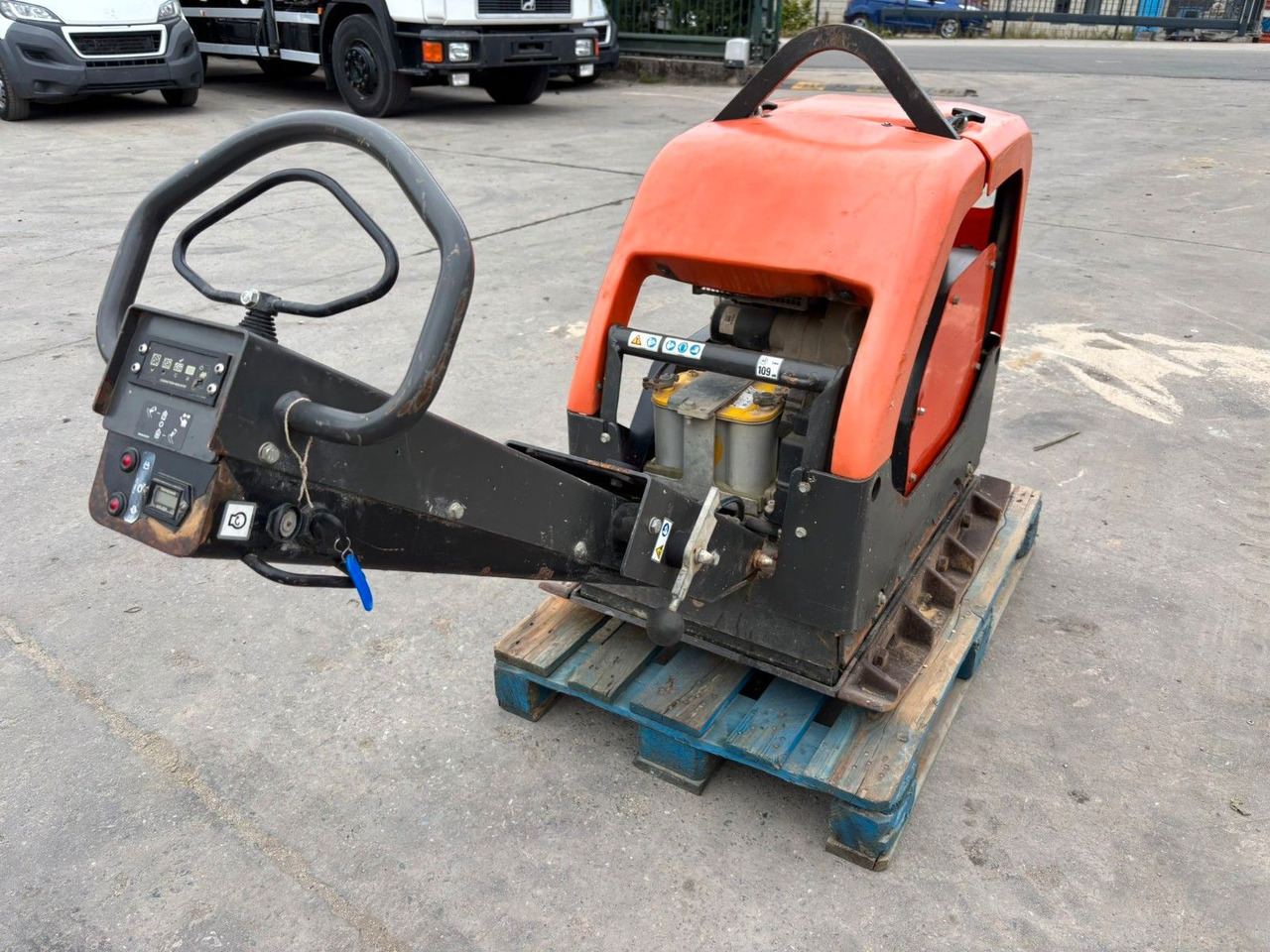Plate Wals Husqvarna LG504 - Vibrobliete: foto 2 Plate Wals Husqvarna LG504 - Vibrobliete: foto 2