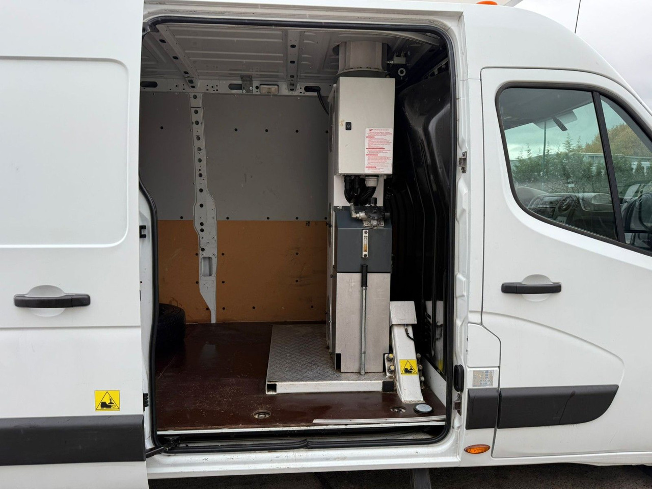 Renault Master. France Elévateur 12m. Klima. Kamera. - Autopacēlājs: foto 5 Renault Master. France Elévateur 12m. Klima. Kamera. - Autopacēlājs: foto 5