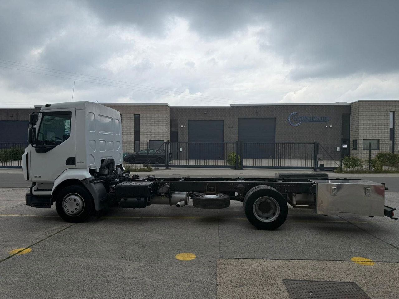 Renault Midlum 240dXi. Klima. 225.000km. - Šasija kravas automašīna: foto 4 Renault Midlum 240dXi. Klima. 225.000km. - Šasija kravas automašīna: foto 4