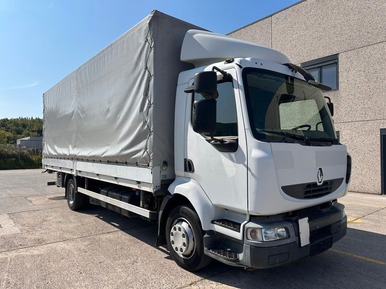 Renault Midlum dXi220-12. Klima. - Kravas automašīna ar tentu: foto 4 Renault Midlum dXi220-12. Klima. - Kravas automašīna ar tentu: foto 4
