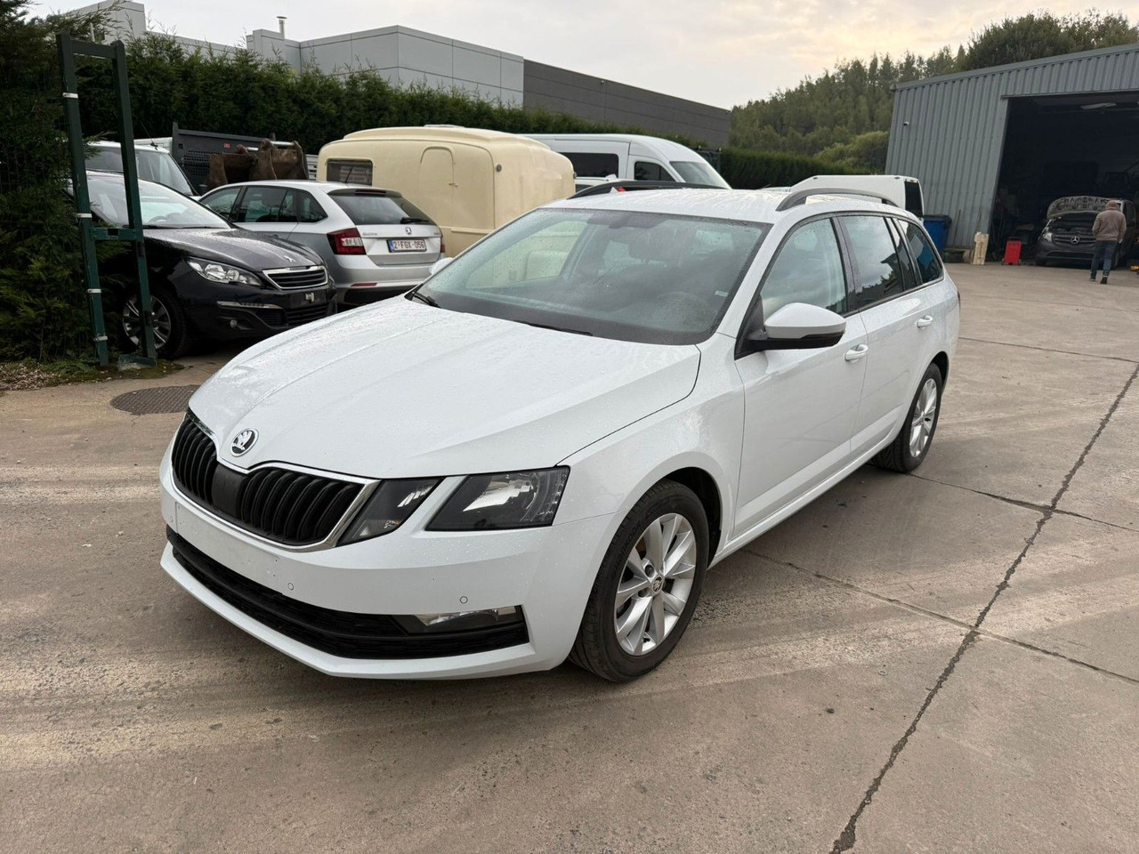 Skoda Octavia 1.6 TDI Klima. Navi. Tempomat. - Universālis: foto 4 Skoda Octavia 1.6 TDI Klima. Navi. Tempomat. - Universālis: foto 4