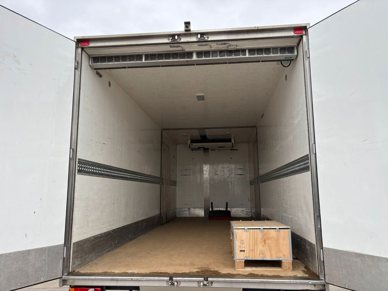 Volvo FL 250. Carrier Supra -20°. EU5. Motor Defekt. - Kravas automašīna refrižerators: foto 4 Volvo FL 250. Carrier Supra -20°. EU5. Motor Defekt. - Kravas automašīna refrižerators: foto 4