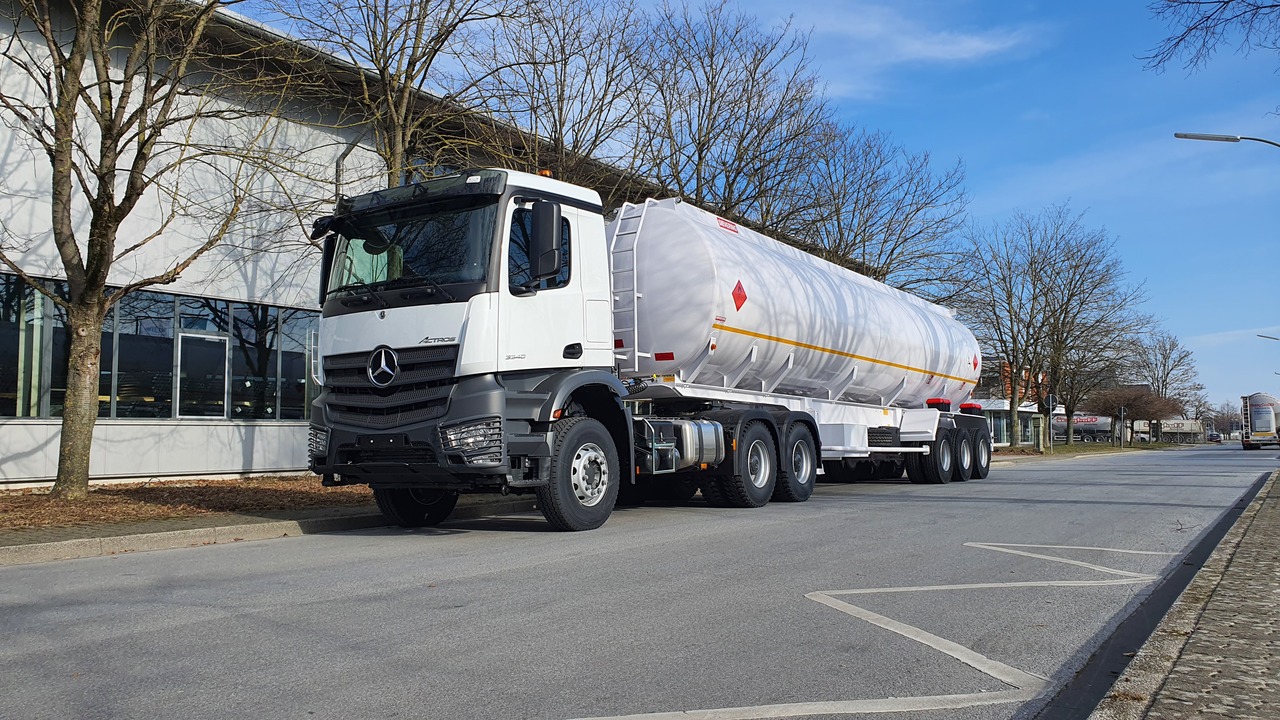 Sievering 40000 LITRE ADR FUEL TANK SEMI-TRAILER FOR MERCEDES ACTROS - Puspiekabe cisterna: foto 2 Sievering 40000 LITRE ADR FUEL TANK SEMI-TRAILER FOR MERCEDES ACTROS - Puspiekabe cisterna: foto 2