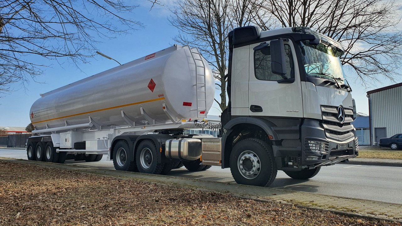 Sievering 40000 LITRE ADR FUEL TANK SEMI-TRAILER FOR MERCEDES ACTROS - Puspiekabe cisterna: foto 1 Sievering 40000 LITRE ADR FUEL TANK SEMI-TRAILER FOR MERCEDES ACTROS - Puspiekabe cisterna: foto 1