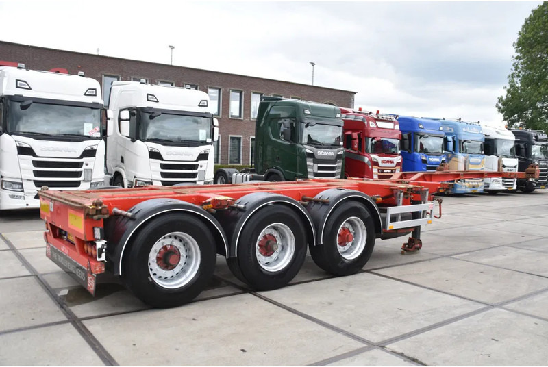 Pacton T3-010 - BPW AXLES - DRUM BRAKES - 2 LIFT AXLES - 2 x EXTENDABLE - - Puspiekabe noņemamā virsbūve/ Konteineru vedējs: foto 2 Pacton T3-010 - BPW AXLES - DRUM BRAKES - 2 LIFT AXLES - 2 x EXTENDABLE - - Puspiekabe noņemamā virsbūve/ Konteineru vedējs: foto 2