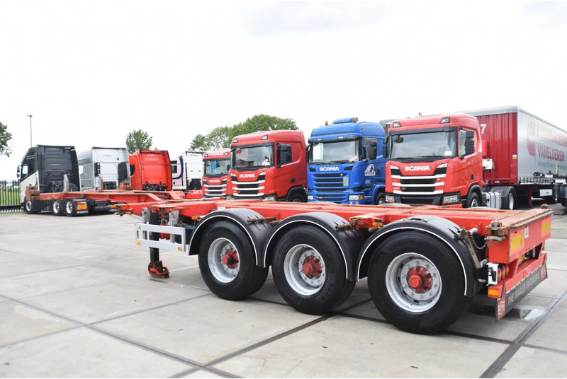 Pacton T3-010 - BPW AXLES - DRUM BRAKES - 2 LIFT AXLES - 2 x EXTENDABLE - - Puspiekabe noņemamā virsbūve/ Konteineru vedējs: foto 4 Pacton T3-010 - BPW AXLES - DRUM BRAKES - 2 LIFT AXLES - 2 x EXTENDABLE - - Puspiekabe noņemamā virsbūve/ Konteineru vedējs: foto 4