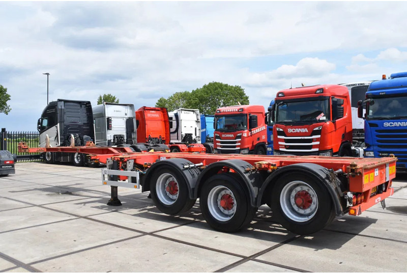 Pacton T3-010 - BPW AXLES - DRUM BRAKES - 2 LIFT AXLES - 2 x EXTENDABLE - - Puspiekabe noņemamā virsbūve/ Konteineru vedējs: foto 4 Pacton T3-010 - BPW AXLES - DRUM BRAKES - 2 LIFT AXLES - 2 x EXTENDABLE - - Puspiekabe noņemamā virsbūve/ Konteineru vedējs: foto 4