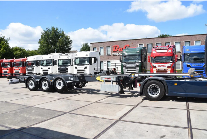 Renders HASTRAILER FCC - ALL CONNECTIONS - LIFT AXLE - 2 x EXTENDABLE - SAF AXLES - DISC BRAKES - EXCELLENT CONDITION - - Puspiekabe noņemamā virsbūve/ Konteineru vedējs: foto 1 Renders HASTRAILER FCC - ALL CONNECTIONS - LIFT AXLE - 2 x EXTENDABLE - SAF AXLES - DISC BRAKES - EXCELLENT CONDITION - - Puspiekabe noņemamā virsbūve/ Konteineru vedējs: foto 1