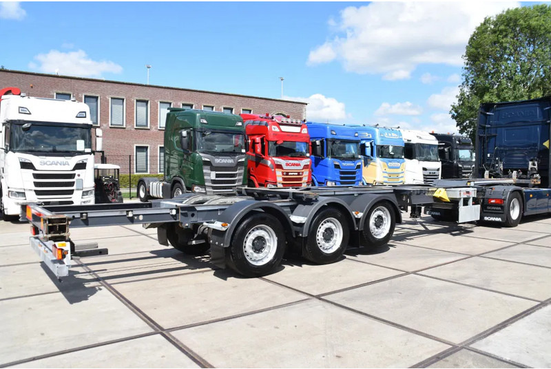 Renders HASTRAILER FCC - ALL CONNECTIONS - LIFT AXLE - 2 x EXTENDABLE - SAF AXLES - DISC BRAKES - EXCELLENT CONDITION - - Puspiekabe noņemamā virsbūve/ Konteineru vedējs: foto 3 Renders HASTRAILER FCC - ALL CONNECTIONS - LIFT AXLE - 2 x EXTENDABLE - SAF AXLES - DISC BRAKES - EXCELLENT CONDITION - - Puspiekabe noņemamā virsbūve/ Konteineru vedējs: foto 3
