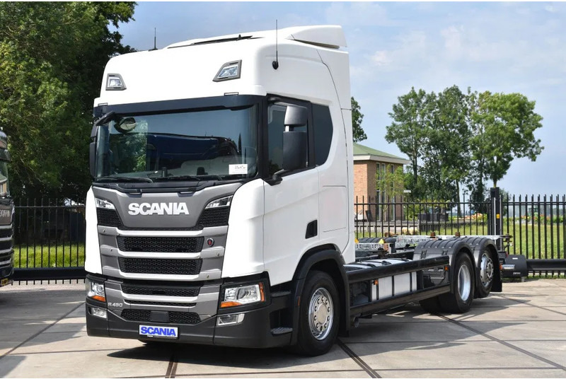 Scania R450 NGS 6x2*4NB - BDF - RETARDER - 703 TKM - FULL AIR - WHEELBASE: 495 CM - NAVI - TOP CONDITION - - Konteineru vedējs/ Kravas automašīna ar noņemamā virsbūve: foto 2 Scania R450 NGS 6x2*4NB - BDF - RETARDER - 703 TKM - FULL AIR - WHEELBASE: 495 CM - NAVI - TOP CONDITION - - Konteineru vedējs/ Kravas automašīna ar noņemamā virsbūve: foto 2