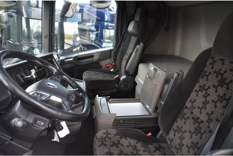 Scania S500 NGS 6x2*4 - HOOKLIFT SYSTEM - RETARDER - PARK. AIRCO - WHEELBASE: 475 CM - PTO - GOOD CONDITION - - Pacēlājs ar āķi: foto 5 Scania S500 NGS 6x2*4 - HOOKLIFT SYSTEM - RETARDER - PARK. AIRCO - WHEELBASE: 475 CM - PTO - GOOD CONDITION - - Pacēlājs ar āķi: foto 5