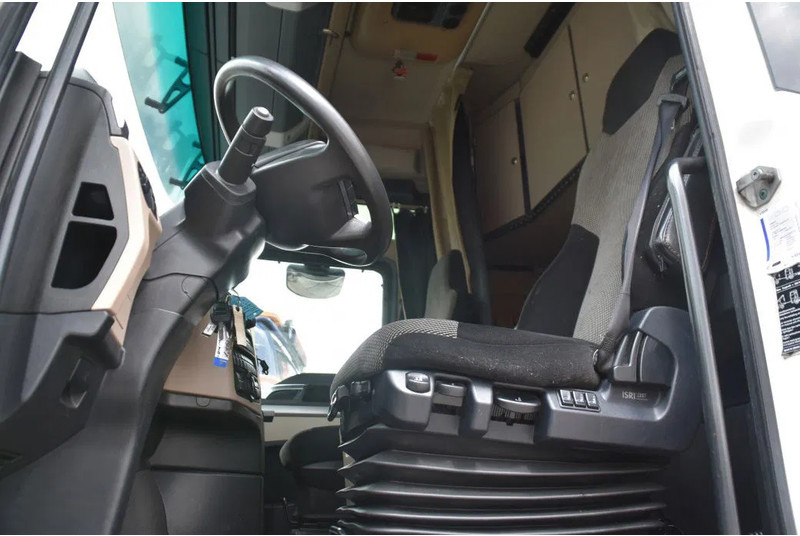 MAN TGX 18.420 - EURO 6 - ADR FL - PARK. AIRCO - NAVI - PTO - XENON LIGHTS - TOP CONDITION - - Vilcējs: foto 4 MAN TGX 18.420 - EURO 6 - ADR FL - PARK. AIRCO - NAVI - PTO - XENON LIGHTS - TOP CONDITION - - Vilcējs: foto 4