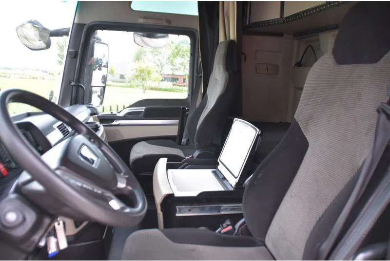 MAN TGX 18.420 - EURO 6 - ADR FL - PARK. AIRCO - NAVI - PTO - XENON LIGHTS - TOP CONDITION - - Vilcējs: foto 5 MAN TGX 18.420 - EURO 6 - ADR FL - PARK. AIRCO - NAVI - PTO - XENON LIGHTS - TOP CONDITION - - Vilcējs: foto 5