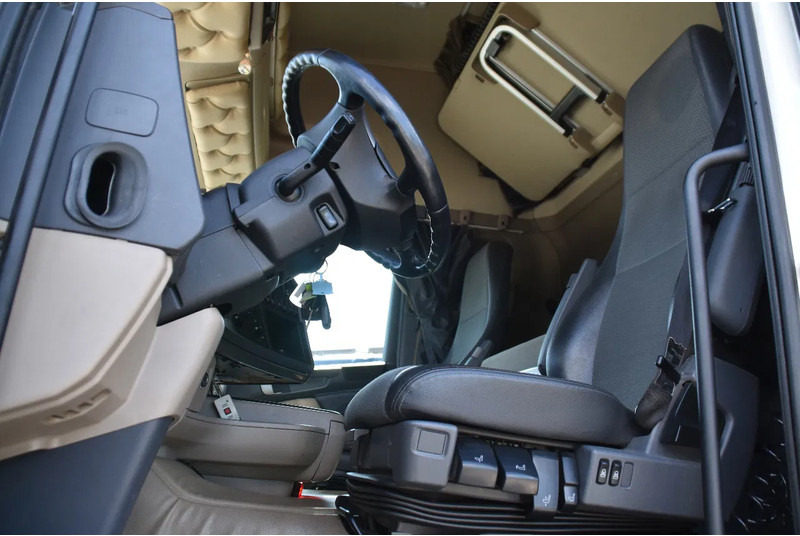 Scania R450 TL 4x2MNB - SCR ONLY - RETARDER - PARK. AIRCO - FULL AIR - PTO - 2 x FUEL TANKS - XENON LIGHTS - EXCELLENT CONDITION - - Vilcējs: foto 4 Scania R450 TL 4x2MNB - SCR ONLY - RETARDER - PARK. AIRCO - FULL AIR - PTO - 2 x FUEL TANKS - XENON LIGHTS - EXCELLENT CONDITION - - Vilcējs: foto 4