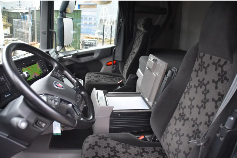 Scania R460 NGS 4x2 - SUPER - RETARDER - 325 TKM - PARK. AIRCO - ACC - NAVI - 2 x FUEL TANKS - TOP CONDITION - - Vilcējs: foto 5 Scania R460 NGS 4x2 - SUPER - RETARDER - 325 TKM - PARK. AIRCO - ACC - NAVI - 2 x FUEL TANKS - TOP CONDITION - - Vilcējs: foto 5