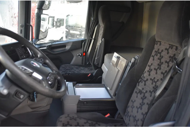 Scania S450 NGS 4x2NB - FULL AIR - 651 TKM - RETARDER - PARK. AIRCO - NAVI - 2 x FUEL TANKS - LED - - Vilcējs: foto 5 Scania S450 NGS 4x2NB - FULL AIR - 651 TKM - RETARDER - PARK. AIRCO - NAVI - 2 x FUEL TANKS - LED - - Vilcējs: foto 5
