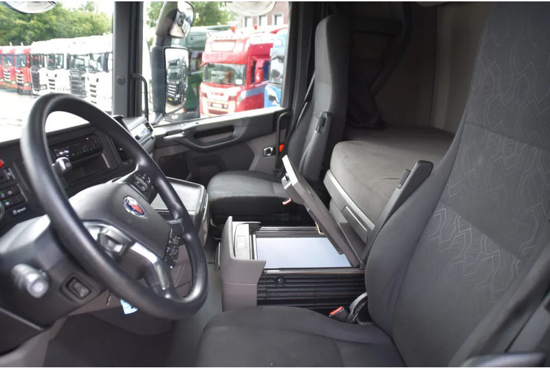 Scania S450 NGS 4x2NB - FULL AIR - RETARDER - ACC - PARK. AIRCO - 2 x FUEL TANKS - TOP CONDITION - - Vilcējs: foto 5 Scania S450 NGS 4x2NB - FULL AIR - RETARDER - ACC - PARK. AIRCO - 2 x FUEL TANKS - TOP CONDITION - - Vilcējs: foto 5