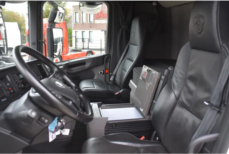 Scania S460 NGS 4x2NB - ONLY 108 TKM - FULL AIR - PARK. AIRCO - LEATHER SEATS - 2 x FUEL TANKS - LED LIGHTS - EXCELLENT CONDITION - - Vilcējs: foto 5 Scania S460 NGS 4x2NB - ONLY 108 TKM - FULL AIR - PARK. AIRCO - LEATHER SEATS - 2 x FUEL TANKS - LED LIGHTS - EXCELLENT CONDITION - - Vilcējs: foto 5