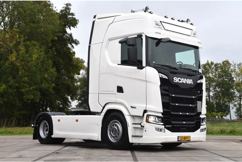 Scania S460 NGS 4x2NB - ONLY 71 TKM - FULL AIR - PARK. AIRCO - LEATHER SEATS - 2 x FUEL TANKS - LED LIGHTS - EXCELLENT CONDITION - - Vilcējs: foto 1 Scania S460 NGS 4x2NB - ONLY 71 TKM - FULL AIR - PARK. AIRCO - LEATHER SEATS - 2 x FUEL TANKS - LED LIGHTS - EXCELLENT CONDITION - - Vilcējs: foto 1