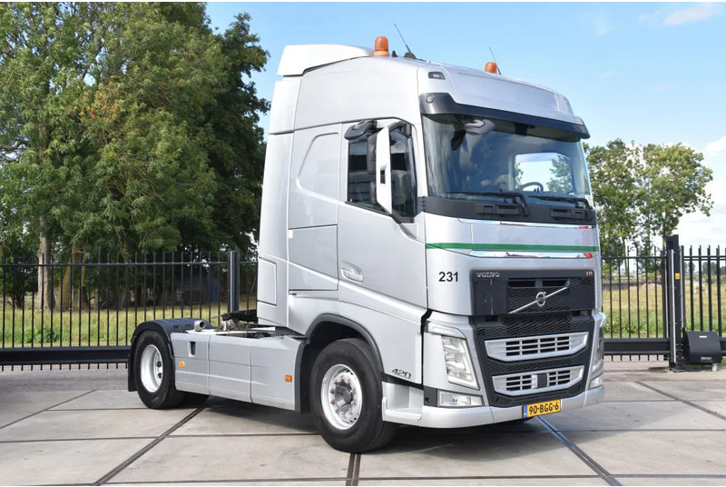Volvo FH 420 Globe 4x2 - ADR FL - ONLY 670 TKM - PTO - AIRCO - DIFF. LOCK - GOOD CONDITION - - Vilcējs: foto 1 Volvo FH 420 Globe 4x2 - ADR FL - ONLY 670 TKM - PTO - AIRCO - DIFF. LOCK - GOOD CONDITION - - Vilcējs: foto 1