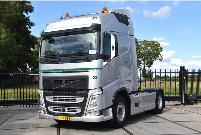Volvo FH 420 Globe 4x2 - ADR FL - ONLY 670 TKM - PTO - AIRCO - DIFF. LOCK - GOOD CONDITION - - Vilcējs: foto 2 Volvo FH 420 Globe 4x2 - ADR FL - ONLY 670 TKM - PTO - AIRCO - DIFF. LOCK - GOOD CONDITION - - Vilcējs: foto 2