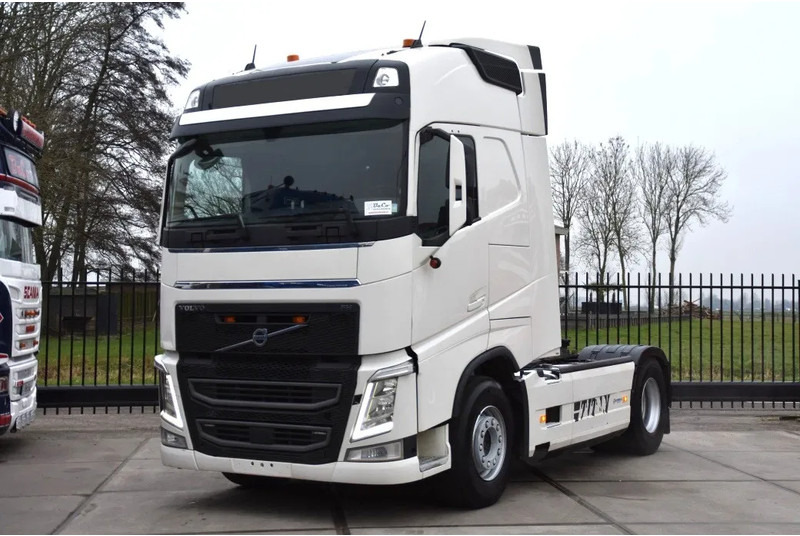 Volvo FH 460 Globe 4x2 - FULL AIR - 628 TKM - HYDRAULIC SYSTEM - PTO - NAVI - 2 x FUEL TANKS - - Vilcējs: foto 2 Volvo FH 460 Globe 4x2 - FULL AIR - 628 TKM - HYDRAULIC SYSTEM - PTO - NAVI - 2 x FUEL TANKS - - Vilcējs: foto 2