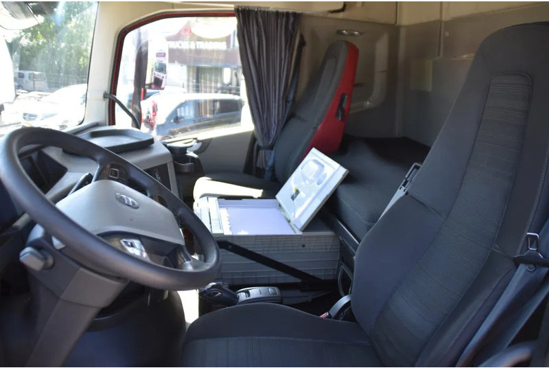 Volvo FH 460 Globe 4x2 - RETARDER- HYDRAULIC SYSTEM - 718 TKM - AIRCO - DIFF. LOCK - PTO - GOOD CONDITION - - Vilcējs: foto 5 Volvo FH 460 Globe 4x2 - RETARDER- HYDRAULIC SYSTEM - 718 TKM - AIRCO - DIFF. LOCK - PTO - GOOD CONDITION - - Vilcējs: foto 5