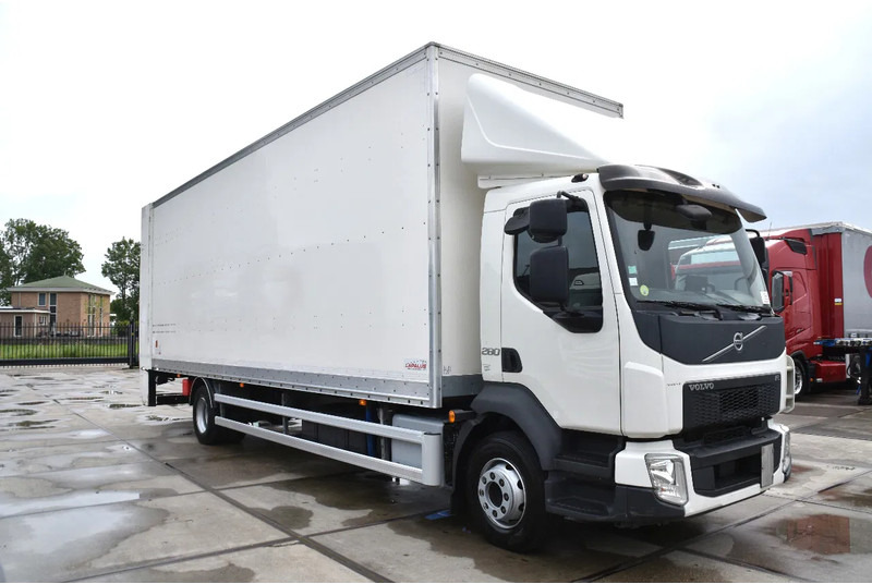 Volvo FL 280 4x2 + BOX - 294 TKM - AIRCO - DOUBLE CARGOFLOOR - ELEVATOR - REMOTE CONTROL - CAMERA - - Kravas automašīna ar slēgto virsbūvi: foto 4 Volvo FL 280 4x2 + BOX - 294 TKM - AIRCO - DOUBLE CARGOFLOOR - ELEVATOR - REMOTE CONTROL - CAMERA - - Kravas automašīna ar slēgto virsbūvi: foto 4