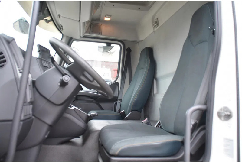 Volvo FL 280 4x2 + BOX - 312 TKM - AIRCO - DOUBLE CARGOFLOOR - ELEVATOR - REMOTE CONTROL - CAMERA - - Kravas automašīna ar slēgto virsbūvi: foto 4 Volvo FL 280 4x2 + BOX - 312 TKM - AIRCO - DOUBLE CARGOFLOOR - ELEVATOR - REMOTE CONTROL - CAMERA - - Kravas automašīna ar slēgto virsbūvi: foto 4