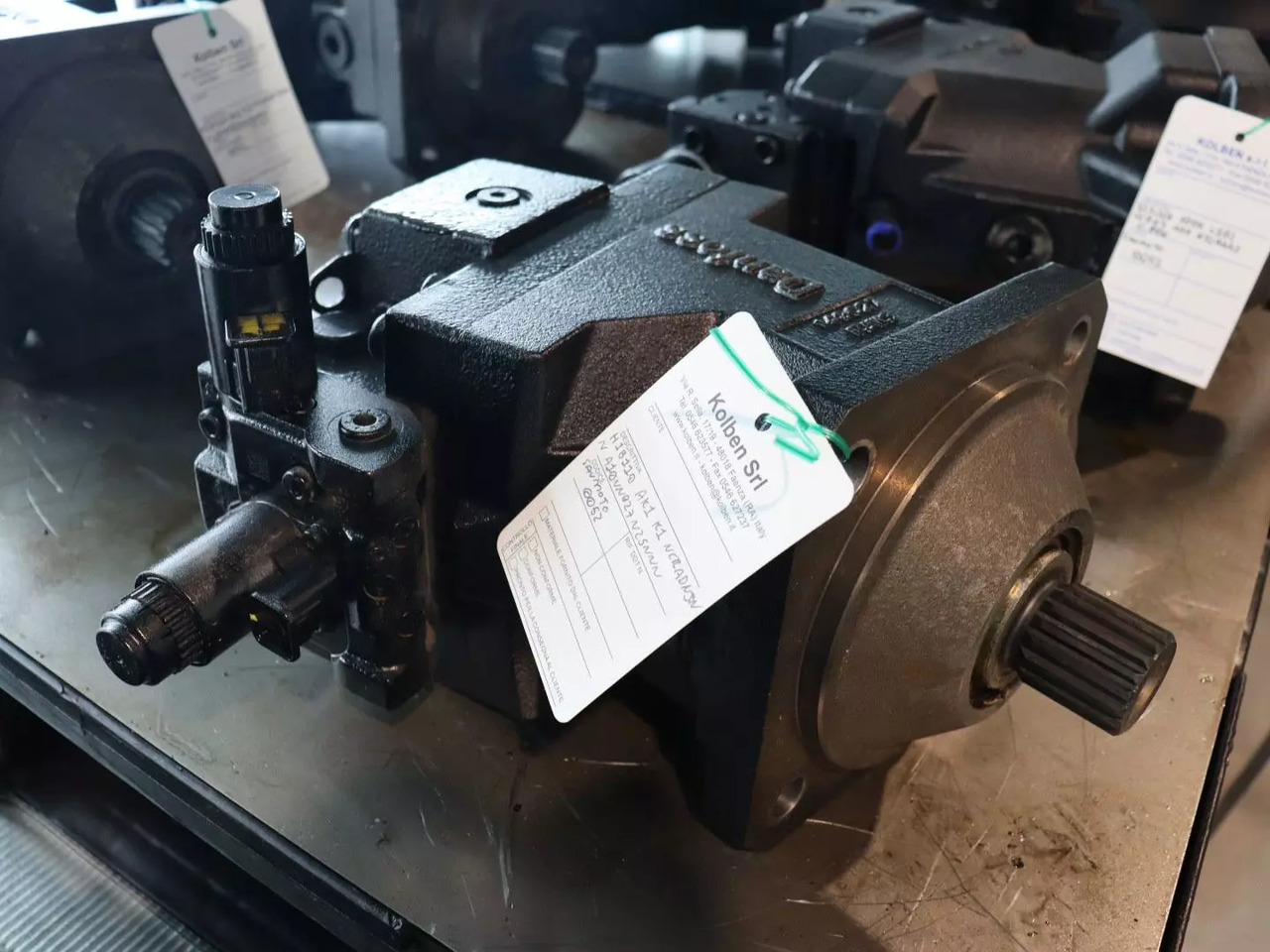 DANFOSS / SAUER H1B110-AK1-K1-NCRADNJNNA10NN027N25NNN - Hidrauliskais motors - Celtniecības tehnika: foto 1 DANFOSS / SAUER H1B110-AK1-K1-NCRADNJNNA10NN027N25NNN - Hidrauliskais motors - Celtniecības tehnika: foto 1