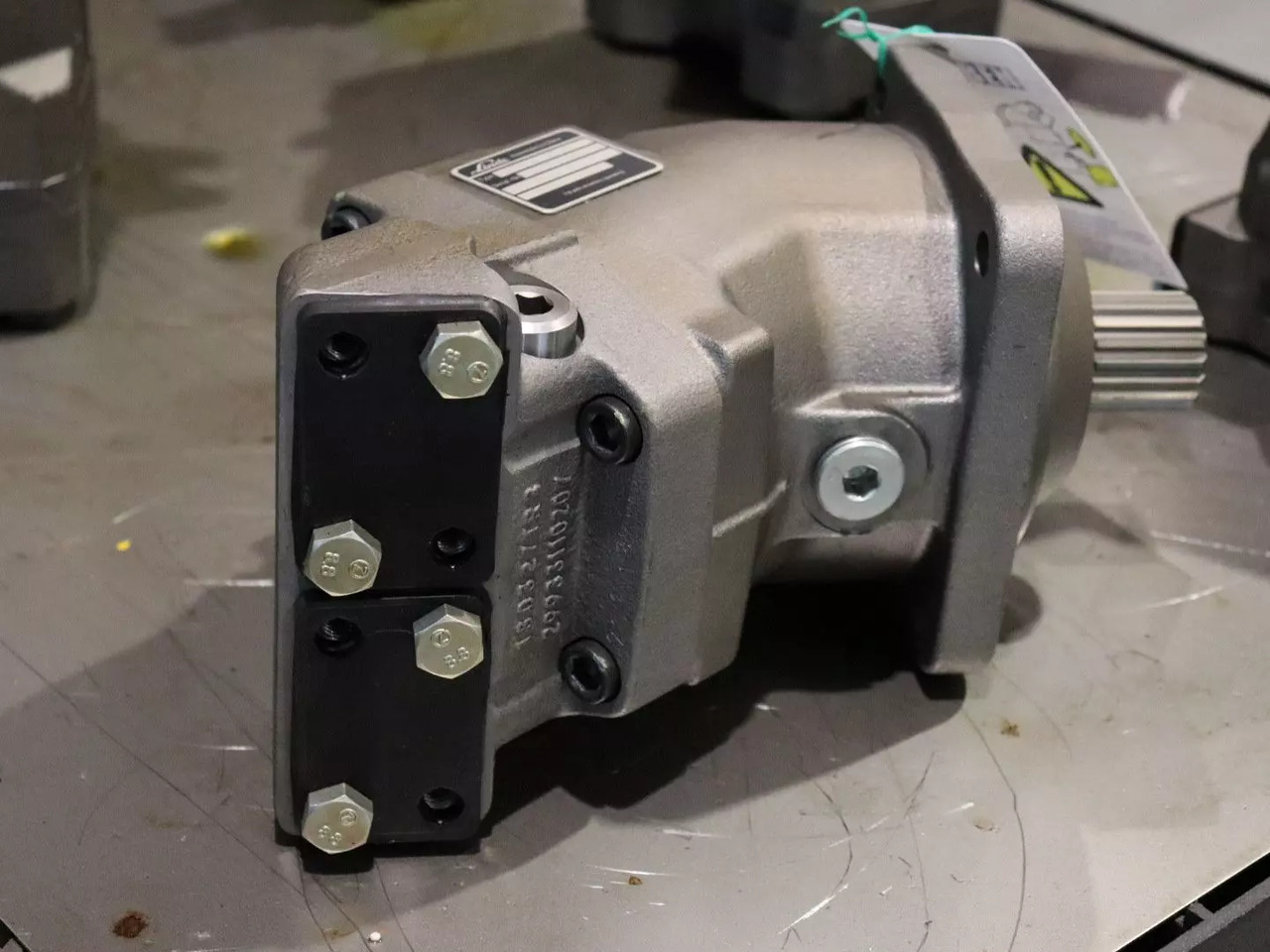 Linde CMF-A1-080-0-0-N4-D5-S-M-D-0-0-V-0-00 - Hidrauliskais motors - Iekraušanas tehnika: foto 3 Linde CMF-A1-080-0-0-N4-D5-S-M-D-0-0-V-0-00 - Hidrauliskais motors - Iekraušanas tehnika: foto 3