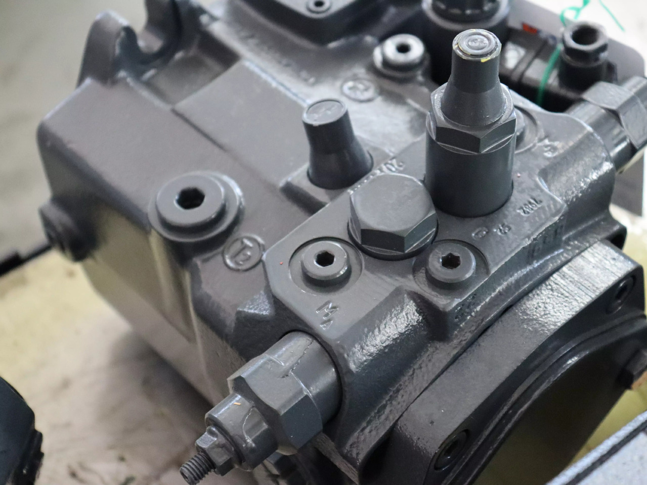 REXROTH A10VG45DA1D2/10R-NSC10F015SH - Hidrauliskais sūknis - Iekraušanas tehnika: foto 3 REXROTH A10VG45DA1D2/10R-NSC10F015SH - Hidrauliskais sūknis - Iekraušanas tehnika: foto 3