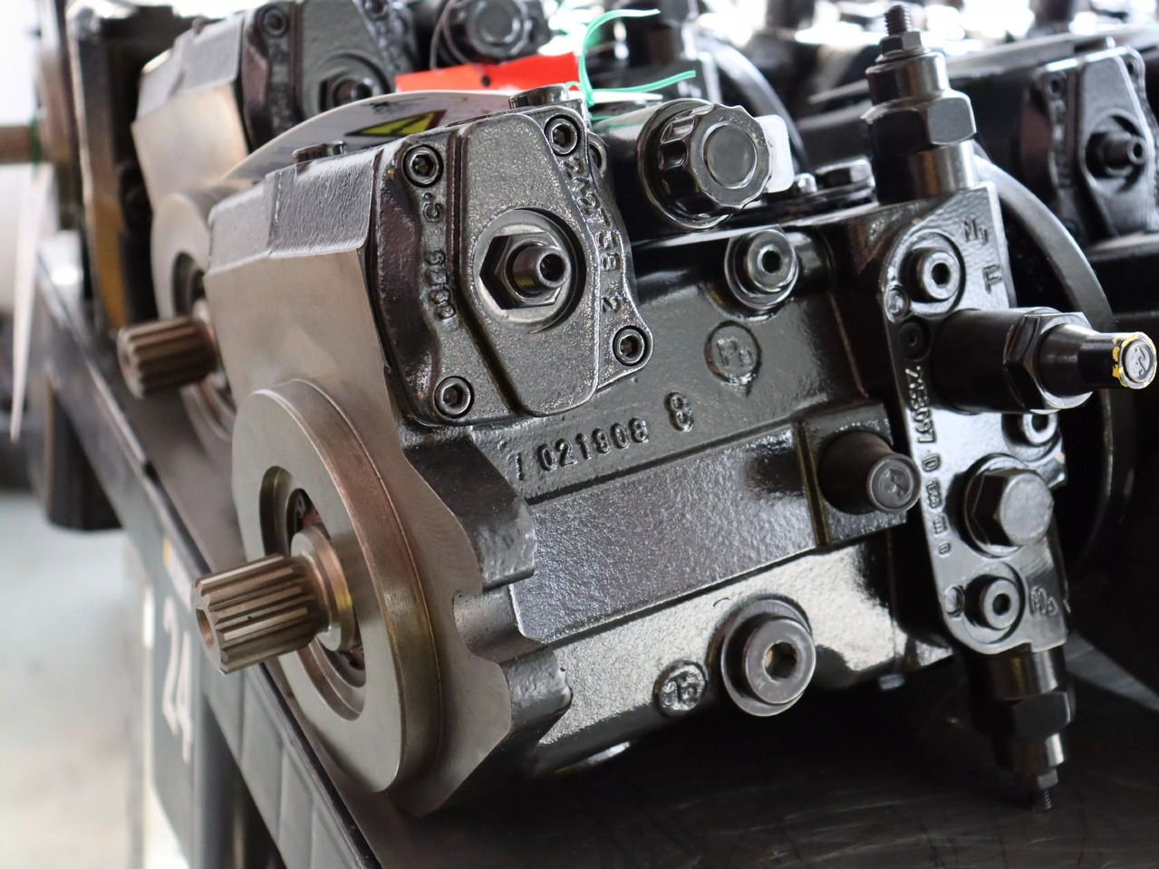 REXROTH A4VG40DA1D2/32R-NZC02F025SP-S - Hidrauliskais sūknis - Celtniecības tehnika: foto 1 REXROTH A4VG40DA1D2/32R-NZC02F025SP-S - Hidrauliskais sūknis - Celtniecības tehnika: foto 1