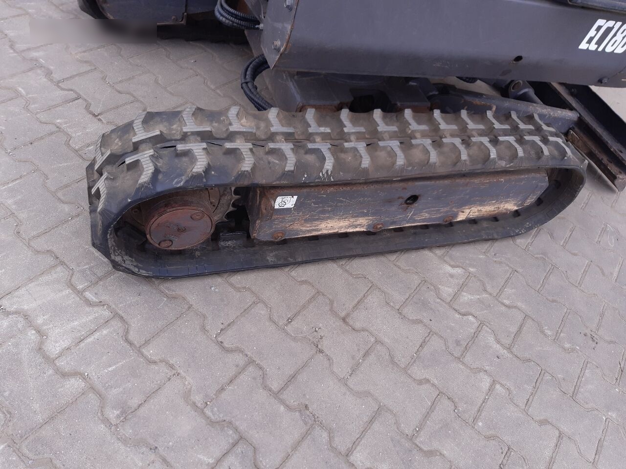 Mini-ekskavators Volvo EC18D: foto 10