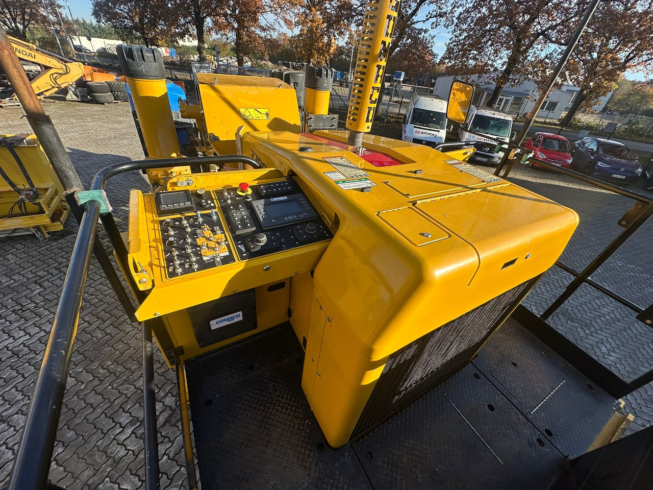 GOMACO 3300 - Betona ieklājējs: foto 5 GOMACO 3300 - Betona ieklājējs: foto 5